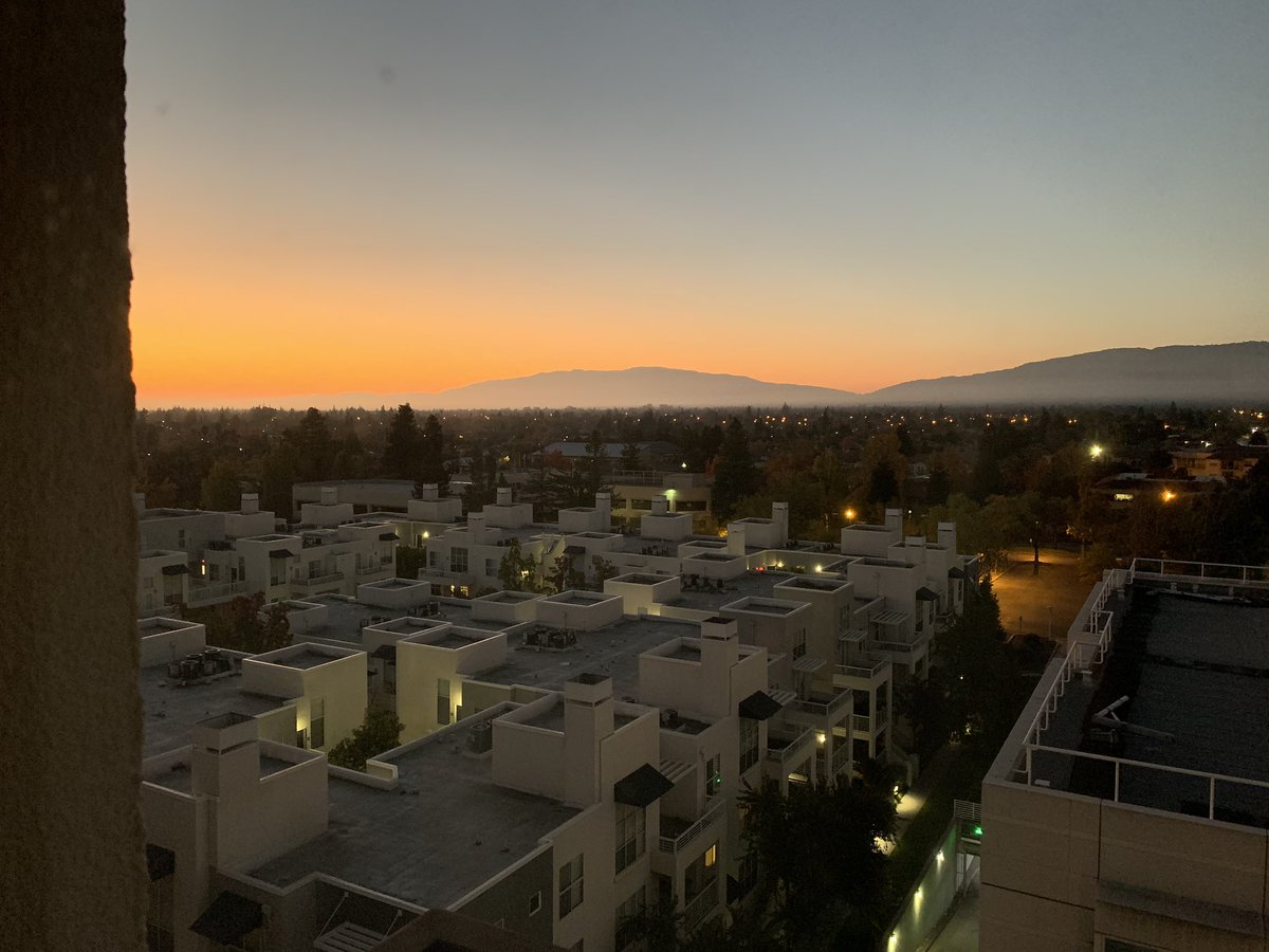 PeterWiggins's tweet photo. Sunrise over Cupertino - time to leave. #Fcpx #finalcutprox #apple #fcpxcreativesummit #macpro #video #videoediting #vlog #vlogging #film #filmmaking https://t.co/NvMQj0KeSi