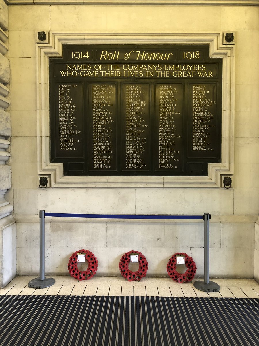 London Se1 Community Website Wreaths From Btpwaterloo Networkrail And Sw Help Placed At Londonwaterloo War Memorial