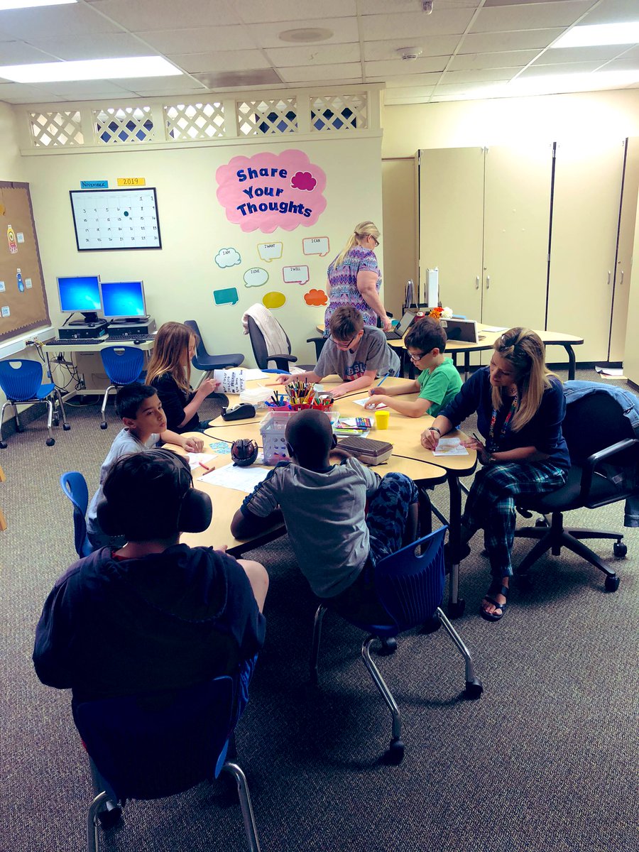 Today we are thanking Mrs. Lara for her service!🇺🇸 🦅 Our students made cards to honor her. #HappyVeteransDay