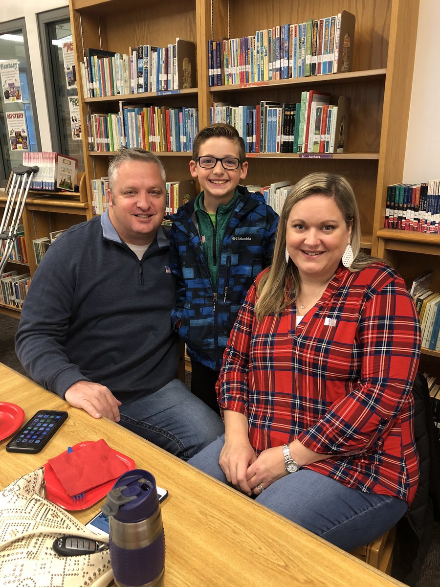 Great way to start the morning celebrating our Veterans🇺🇸 Thank You for your service! <a href="/bvschools/">Blue Valley Schools</a> <a href="/bvlibraries/">BV LibraryMedia</a> <a href="/LKELionsBV/">Lakewood Elementary</a>