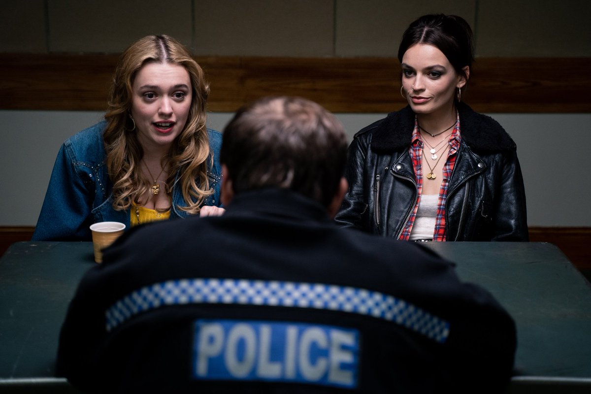 NetflixID's tweet photo. Otis masih terus belajar tentang hubungannya sama Ola, Eric belajar soal dirinya, Maeve dan Aimee makin jadi BFF, Lily dan Ola jadi temenan, dan Adam berjuang di sekolah militer. Season 2-nya Sex Education nanti akan ada 8 episode, tapi kapan tayangnya masih belom tau. Sabar ya. https://t.co/tBwtTAO7Cv
