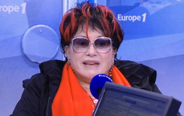 _JohannD_'s tweet photo. @EstherBenbassa Elle fait n'importe quoi Rika Zaraï ... 🙄
#Benbassa #EtoileJaune https://t.co/YIvEUfkRjC