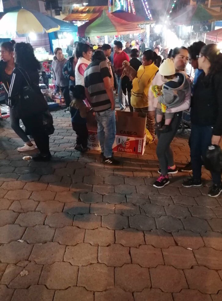 Venta ilegal de mascotas en la feria de finados, la persona que denuncia nos menciona que “Pedí ayuda a los municipales pero no me hicieron caso”. Qué pasa con las sanciones <a href="/gadambato/">GAD Municipalidad de Ambato</a> <a href="/jfaltamirano63/">Javier Altamirano</a> <a href="/valladaresalexf/">Alex Valladares Cevallos</a> @LoaizaConcejal  son los mismos vendedores de siempre 😡