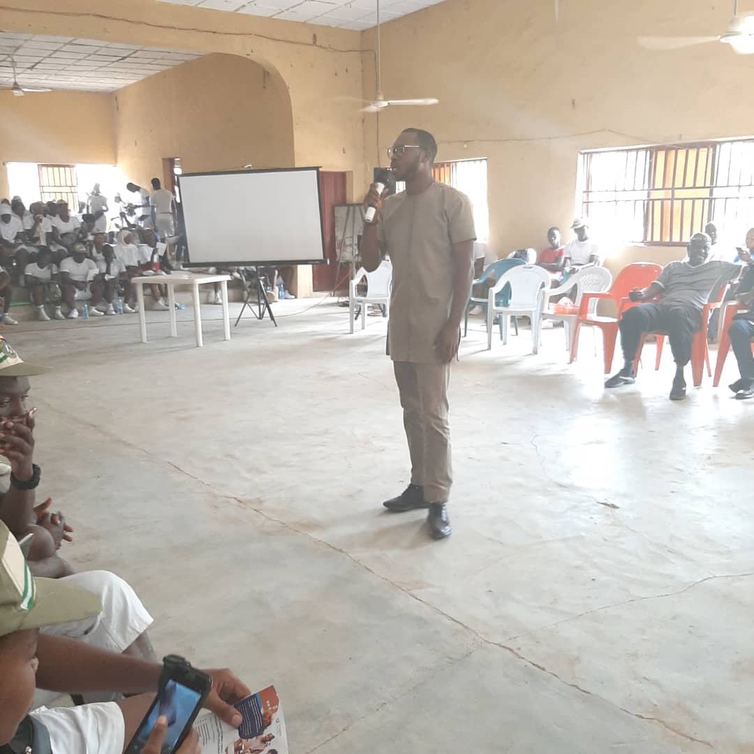 itzareous's tweet image. @kenkarmah at NYSC orientation camp kwara state speaking about opportunities of creating technology enabling startups.

#kwarabuild #tech #startupbuild #ilorin
