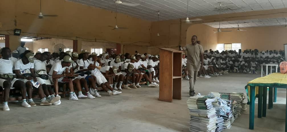 itzareous's tweet image. @kenkarmah at NYSC orientation camp kwara state speaking about opportunities of creating technology enabling startups.

#kwarabuild #tech #startupbuild #ilorin