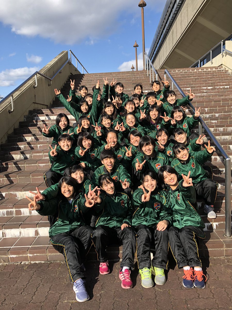 toinhandball's tweet photo. 仙台に来てくださった皆様
応援してくださった皆様
ありがとうございました🌟
沢山の声援や想いは、私達にとても大きな力を与えてくださいました🔥

そして、桐蔭ハンド部10代目となる
新チームが始動します🤾‍♀️

これからも桐蔭ハンド部の応援よろしくお願いします😊

🌈ありがとうございました🌈 https://t.co/DH5azsFqS3