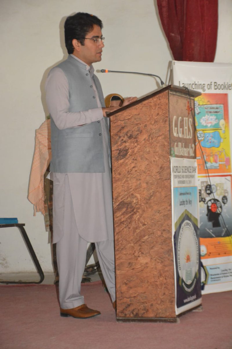 kamrankbangash's tweet image. Bearing gifts of scientific marvels for our young minds &amp;amp; encouraging female participation in the #STEAM, DoST delivers yet another exciting initiative as they inaugurate the first &quot;Science Club&quot; at Gulbahar Girls High school in honor of #WorldScienceDay. 
#TechDrivenKP