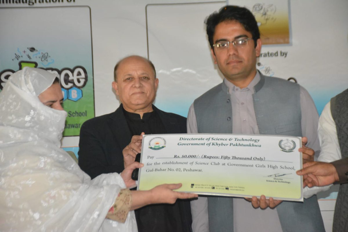 kamrankbangash's tweet image. Bearing gifts of scientific marvels for our young minds &amp;amp; encouraging female participation in the #STEAM, DoST delivers yet another exciting initiative as they inaugurate the first &quot;Science Club&quot; at Gulbahar Girls High school in honor of #WorldScienceDay. 
#TechDrivenKP
