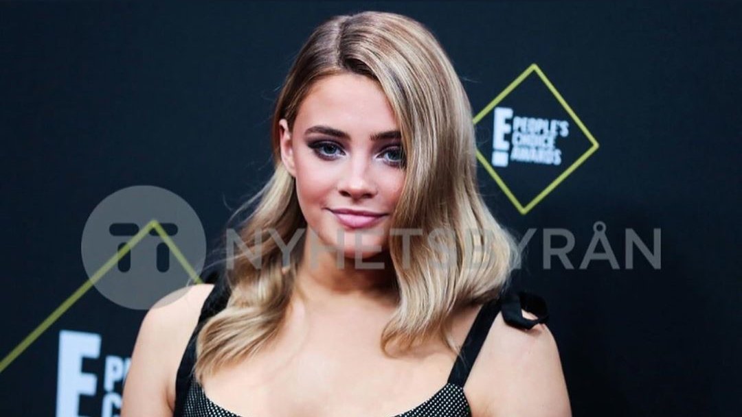 aftersmovies's tweet photo. Gorgeous💖
#JosephineLangford #AfterMovie #afterwecollided #AfterOnPCAs #PCAs2019 #PCAs https://t.co/xSXpYK9nKi