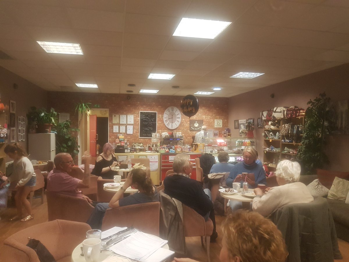 SalfordFDN's tweet image. Our Smart Energy Champions would like to thank Hug in a Mug for allowing them to provide advice and answer questions on the Smart Meter Roll-out. 
#HuginaMug @WalkdenC 
@smartenergygb
 #smartmeterrollout #nea #SmartEnergy