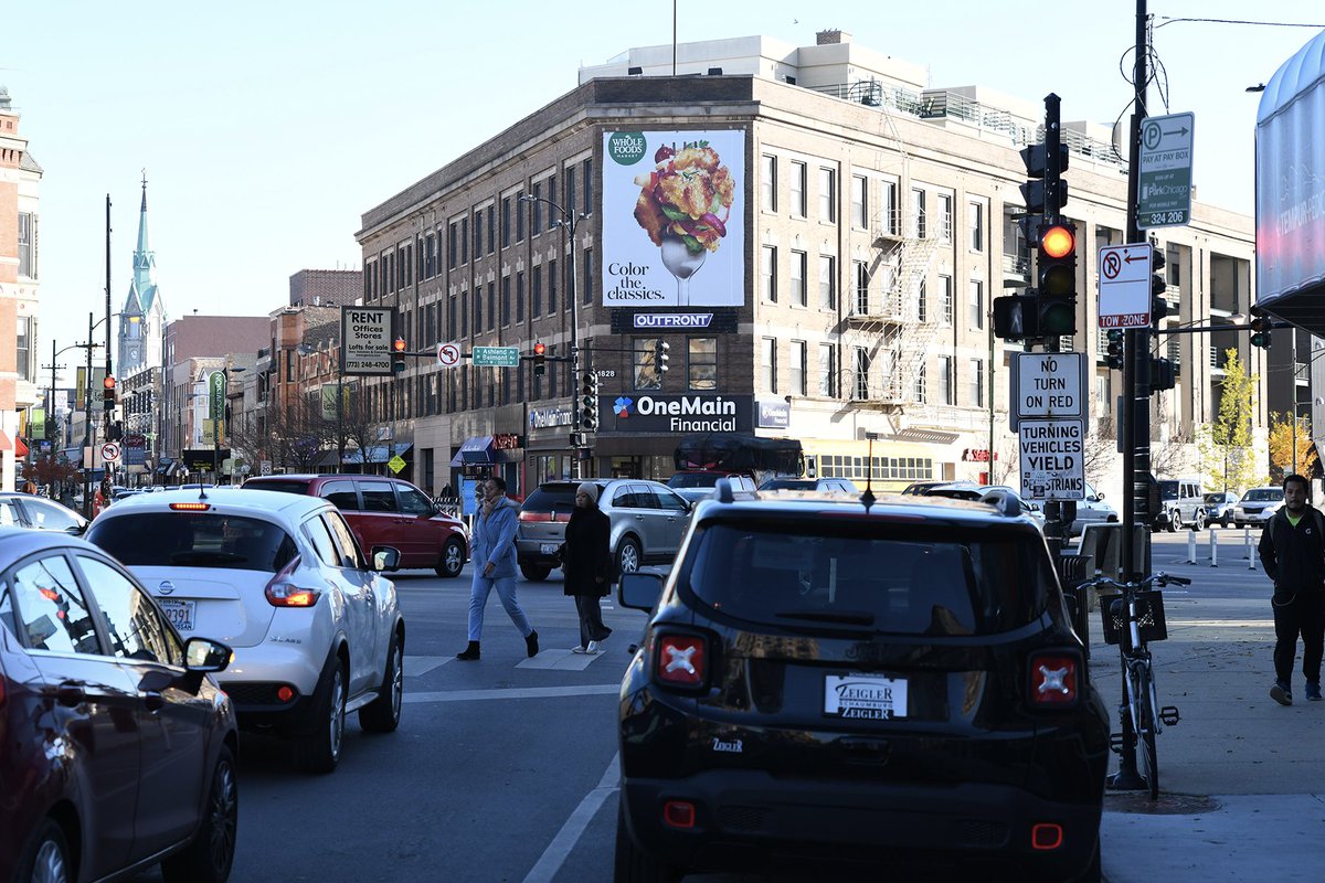 OUTFRONTMEDIAUS's tweet photo. Check out this awesome @WholeFoods takeover! #ColorTheClassics #OOH https://t.co/KUwSVpSDNv