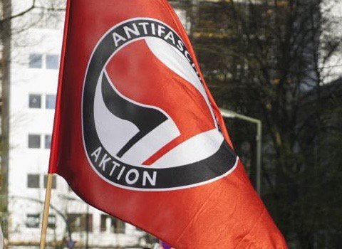 AntifaPinneberg's tweet photo. Zweite Pressemitteilung nach dem Verbot vom #AntifaCafé im Geschwister-Scholl-Haus durch die Bürgermeisterin von #Pinneberg: https://t.co/mBkE9D2GhD #Antifa #NoNazis #NoAfD #GeschwisterScholl #GeschwisterSchollHaus #GSH https://t.co/o2HWD4aO1y