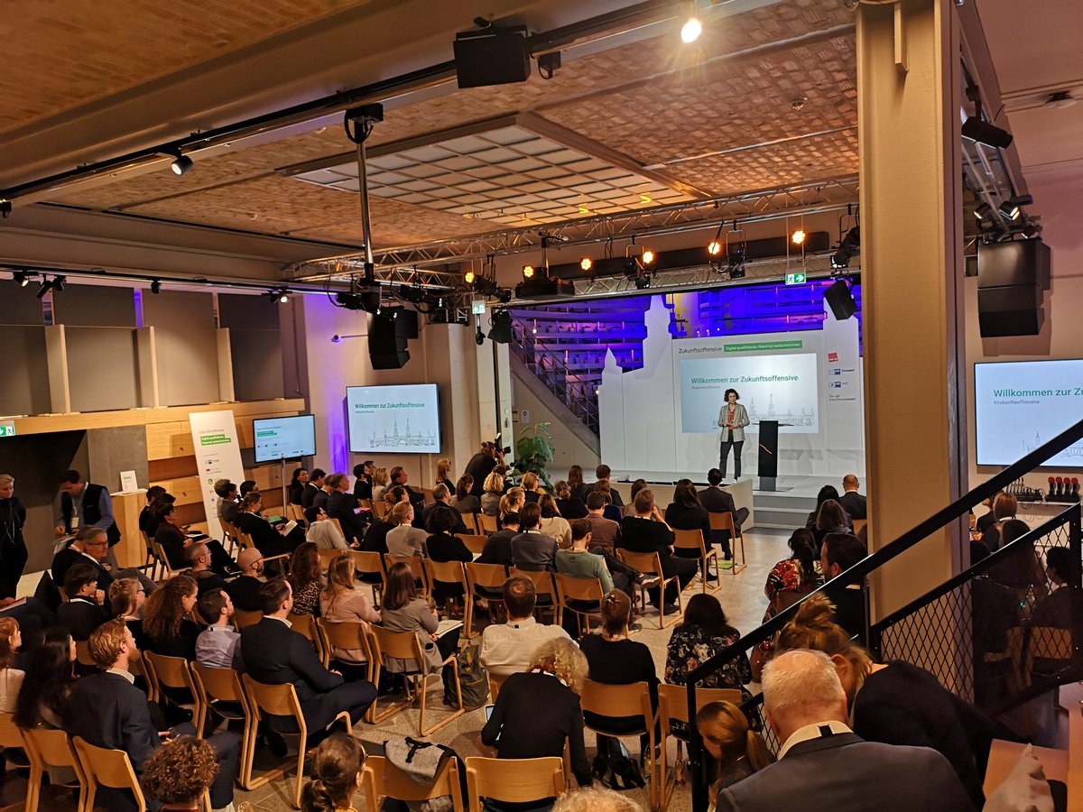 Wir freuen uns, heute bei <a href="/GoogleDE/">Google Deutschland</a> zu Gast zu sein und sind stolz, die #Zukunftsoffensive zu unterstützen! #Digitalisierung #Qualifizierung #Bildung