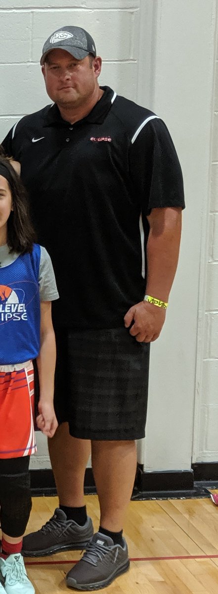 DaDverhulst's tweet photo. Happy Veterans Day 🇺🇲 to all the Vets that served our GREAT Country!

Especially to our @MVEclipseBball guys @CoachGary_Brown, @DonShipman49 (aka switchblade) and @chadlynn07 https://t.co/xkcqOxO2r6
