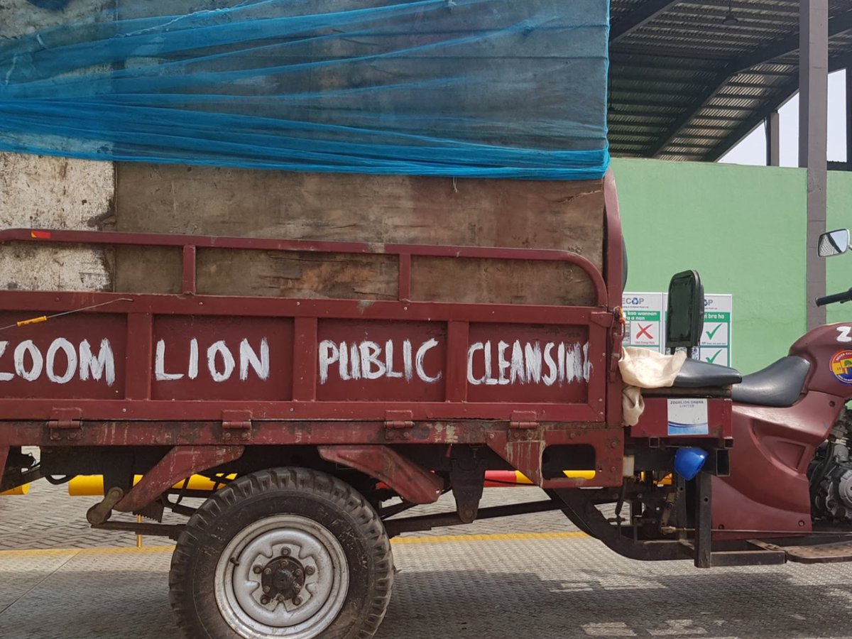 Today Plastic REVolution Foundation took an important step on the way to a plastic to liquid factory in Accra, Ghana 🇬🇭. With our great partners in Zoomlion we have established a test program separating plastic from other waste. Lets give plastic value, then its collected!
