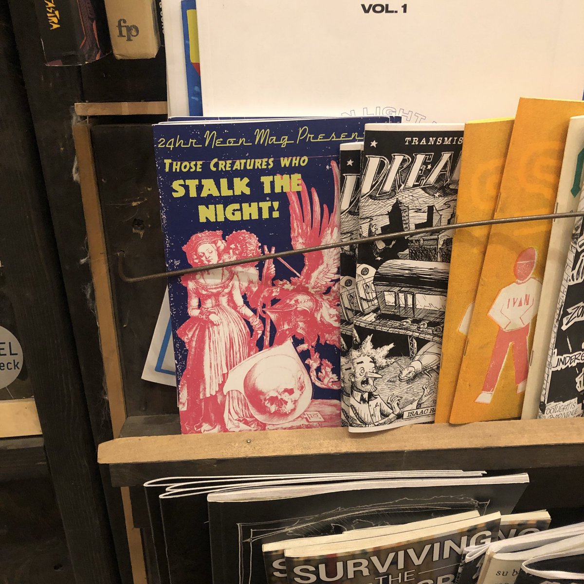 24hr Neon Mag tweet media