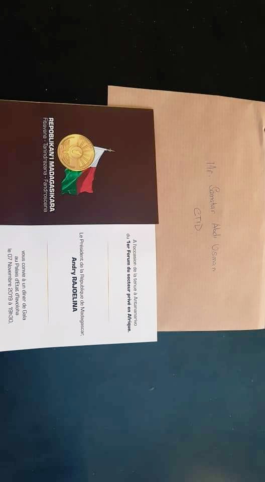 samabdiosman's tweet photo. Lors du diner de gala organisé dans le cadre de ce 11ème Forum du secteur privé, j'ai l'honneur de rencontrer &amp; d'échanger avec SEM @SE_Rajoelina notamment sur le  rôle de la #jeunesse africaine dans sa transformation économique #Djibouti #Agenda2063 #Youth #Empowerment #AU #OIF https://t.co/svzZ2H9ssC