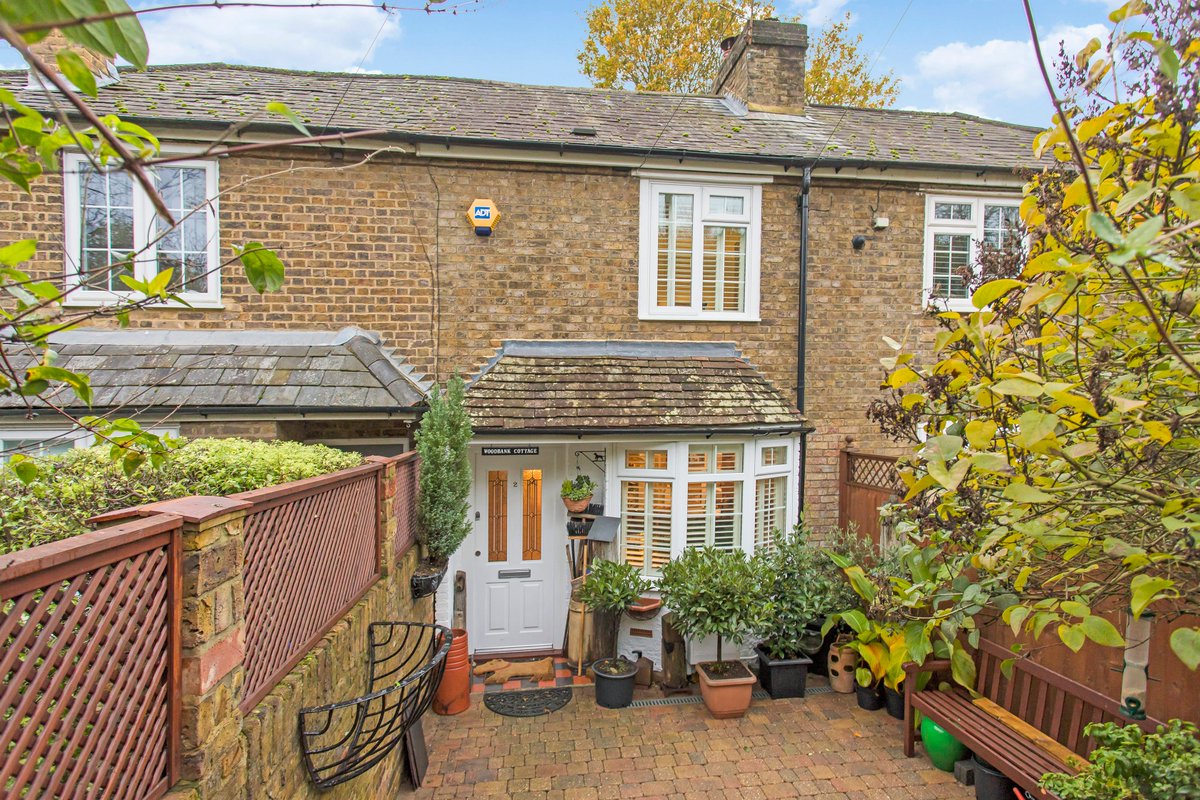 struttgerrardsx's tweet photo. #MondayMotivation - some new instructions from our Gerrards Cross office this week! ๐ก
Follow the link below to learn more about our team and all the properties we have for sale and rent. โฌ๏ธ
https://t.co/LE9JTAXsye
#ForSale #UKProperty #Property #ForLet #RealEstate #Rightmove https://t.co/SrCkRYanSO