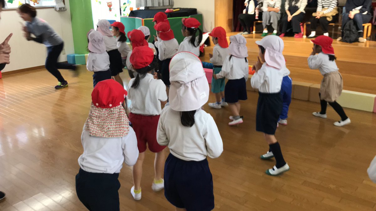 藤本一平 Fujimoto Ippei 11 11 月 午後は町田市玉川中央幼稚園にてホッケー体験 こちらは室内で インドアホッケーっぽく 囲いを作って開催 レジェンドは忍者にもなれる オリンピアンから学ぶ 子どもから学ぶ ありがとう 藤本一平 Fujimoto Ippei 11 11 月 午後は町田市玉川中央幼稚園にてホッケー体験 こちらは室内で インドアホッケーっぽく 囲いを作って開催 レジェンドは忍者にもなれる オリンピアンから学ぶ 子どもから学ぶ ありがとう