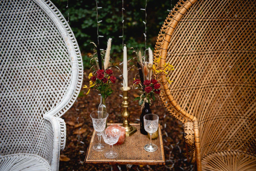 A misty &amp; autumnal bohemian wedding styled shoot in the woods
Image <a href="/HelineB/">Heline Bekker</a> with Styling <a href="/bohotanical/">BOHOTANICAL</a> 
bit.ly/2O3Iaem Drinks Van @https://www.bumperbars.co.uk/