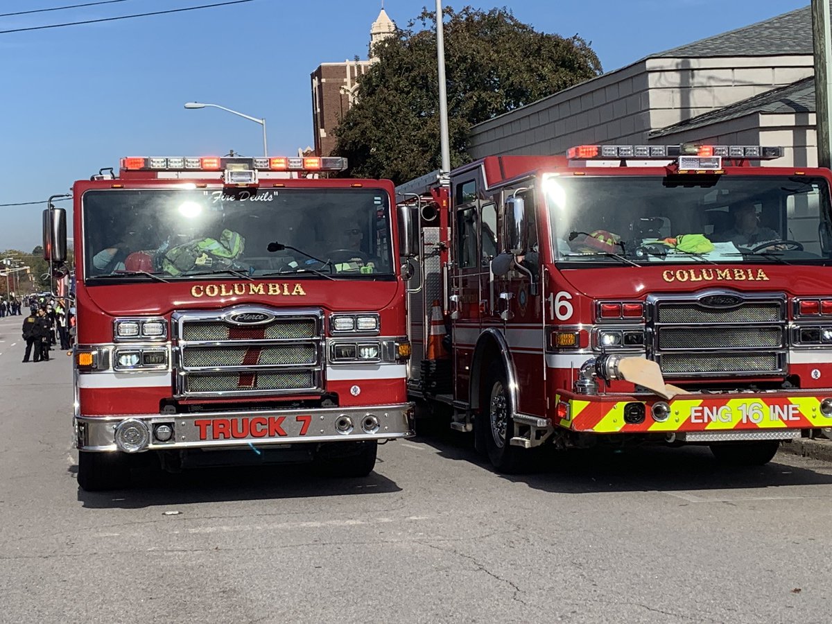 ColaFire's tweet image. #Engine11 #Truck7 #Engine16 &amp;amp; Battalion 3 are ready to roll! @ColaFire #VeteransDay