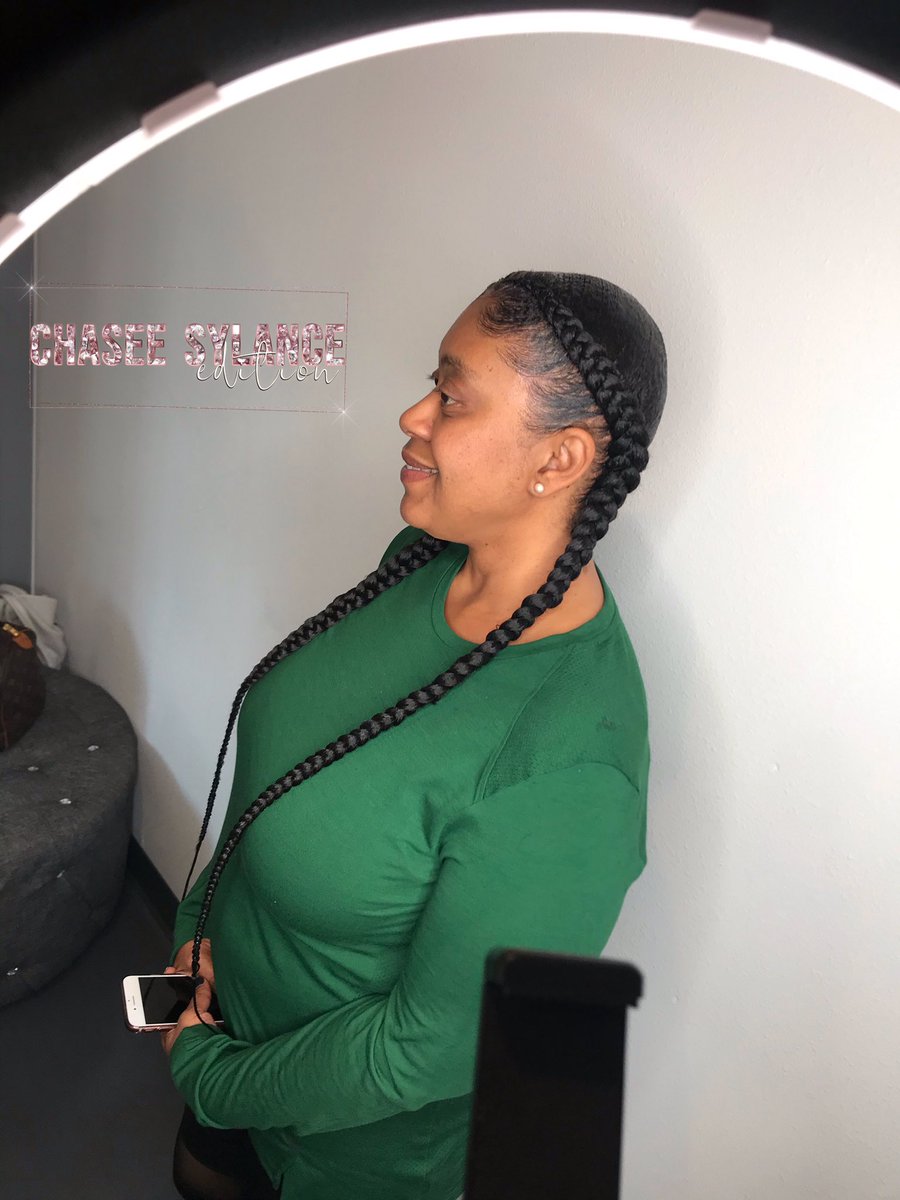 • 2 Extended Feed-Ins 👑, edgesssss, simple &amp; sleek ✨BOOK  @chaseesedition or text (214)-970-1861 for an appt .. • Style takes 45+ minutes, lasts 2+ weeks 👑 #neatbraidzone appointments available ✨  #braids #pocohontasbraids #feedins #feedinbraids #boxbraids #twofeedins