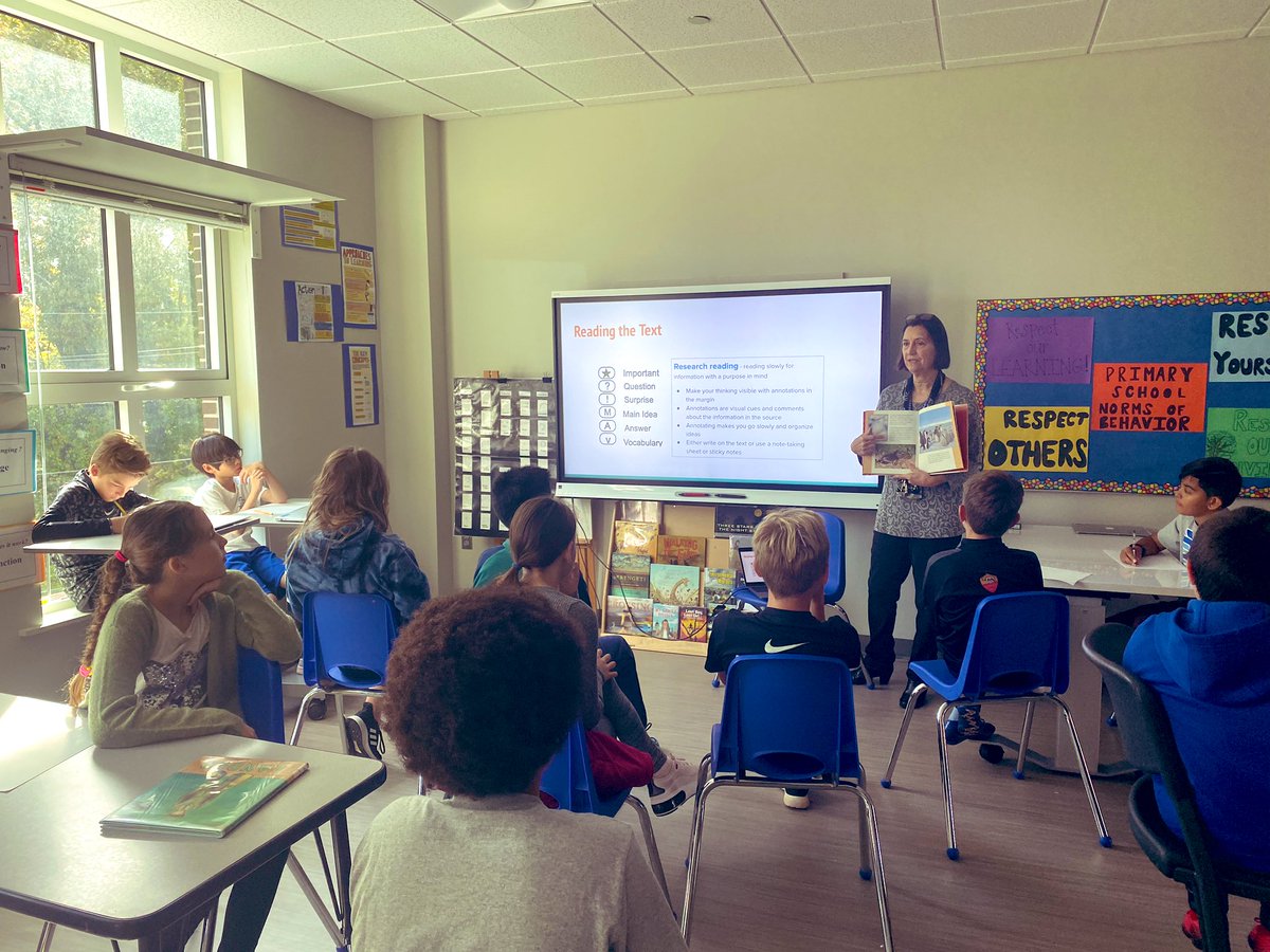 KA_teach's tweet image. Investigating how doodles and visual notes can help us better understand and remember information. Here we are interpreting information on the setting. How do you doodle? #MondayMorning #aislearns #Creative #doodle #VisualThinking