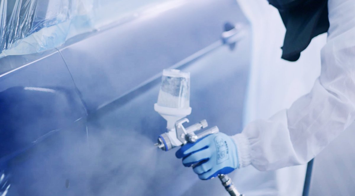 autobodynews's tweet photo. PPG’s EN-V® line of premium clearcoats allows you to select the right clearcoat for the specific job while raising the industry bar for performance and appearance. See video: https://t.co/smF0J2GwFg @PPGRefinish_NA #ppgrefinish #ehpcrew https://t.co/jkmIyl3tV8