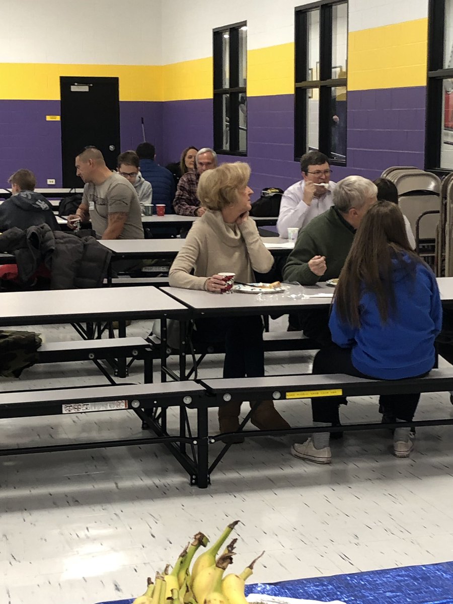 Thank u for the community  support and donations so <a href="/LundahlLions/">Lundahl Lions</a> could show veterans just how much we appreciate their service!#breakfastisserved #gratitudeforveterans