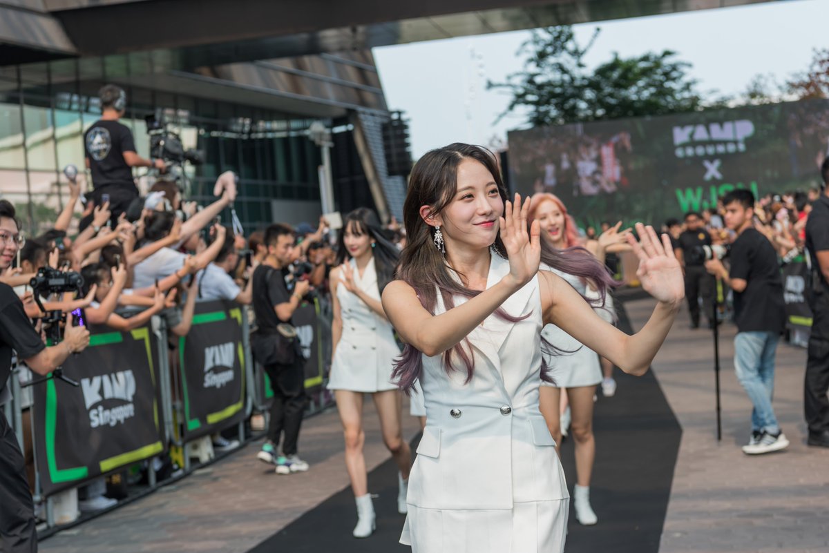 goKPOP_Asia's tweet photo. [#KAMPSingapore2019] Here comes #WJSN who dressed in white for #KAMPSingapore2019_Day2 💖

Did you manage to meet the girls up close last weekend? 
#WJSNinSG 

© @kamp_global https://t.co/KZeN6MLFTE