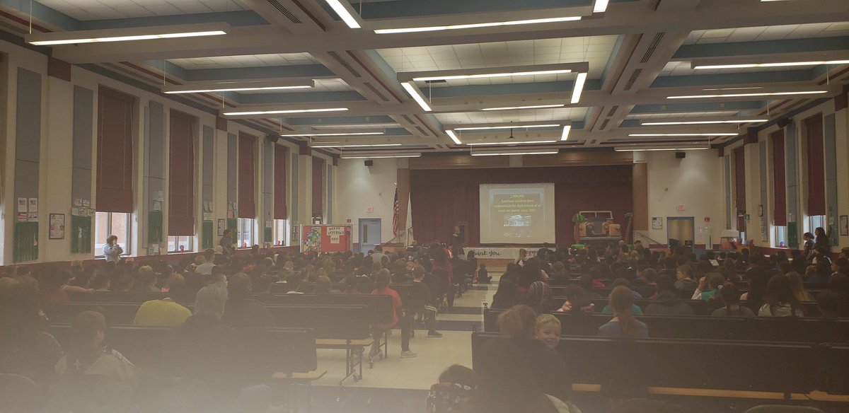 Harnewhawk's tweet photo. Harnew celebrates Veterans Day! Thank you for your service! #RSD122CARES #harnewcares https://t.co/fJLudgk7qD