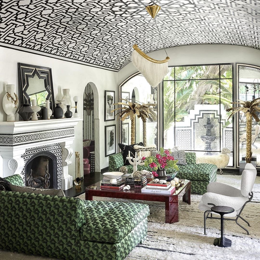 Having multiple textures n patterns that blends well 2gether nt only brings a signature glam but also warms up the feel of a room💚🖤
#mixedprintsmonday #maximalistdesign #maximalistinteriors #livingroomdesign #stylemyspace #trinispacestylist #trinidadinteriordesigner