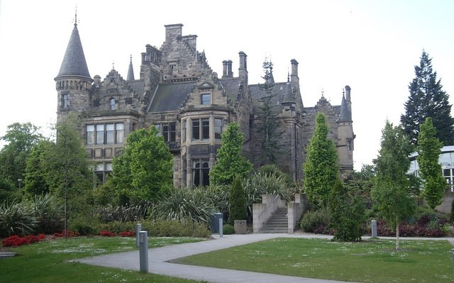 LaJolieRondeLtd's tweet photo. 🏴󠁧󠁢󠁳󠁣󠁴󠁿This weekend at @EdinburghFirst's stately mid-nineteenth century mansion, St Leonards Hall, our annual meeting for Licensees and Tutors from Scotland and the North of England took place. https://t.co/gVstrn7l4m
