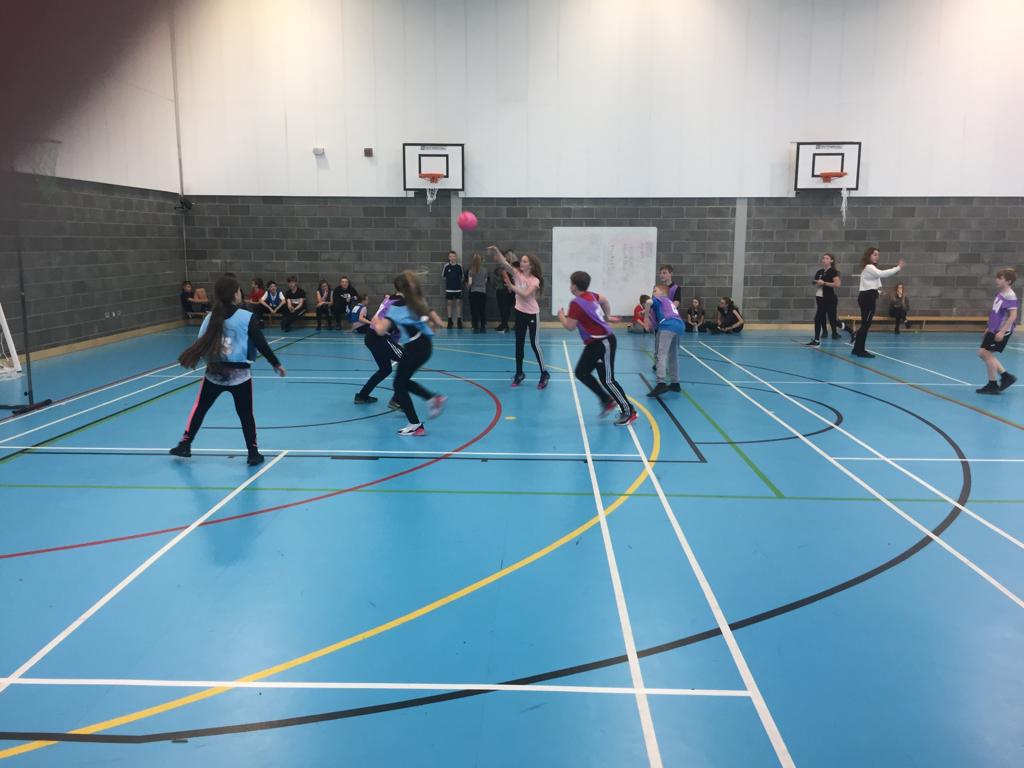 ASGarnock1's tweet photo. 92 boys and girls Were at the @GarnockCampus interhouse netball. It was great fun and brilliant to see so many boys involved. 🏃💃🏃💃😀 https://t.co/ukoeghqN45