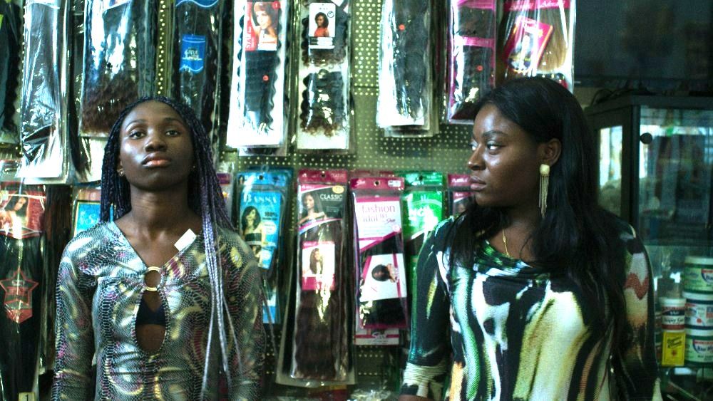 #Joy: #TheAcademy just disqualified another international #Oscar entry for its English dialogue. Details: buff.ly/36TMx4E.