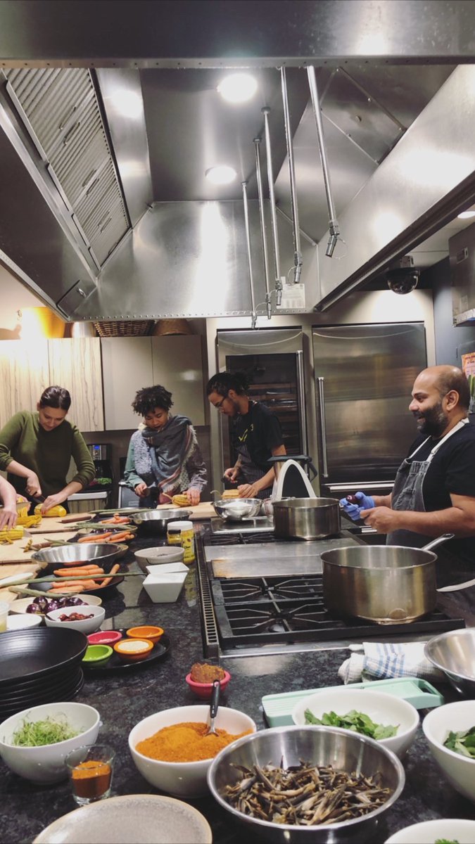KylaShellan's tweet image. Nowhere Kitchen: A cooking class series that highlights chefs of colour in Edmonton while creating a space for intentional conversations around food justice. #nowherekitchen #yeg #foodjustice
