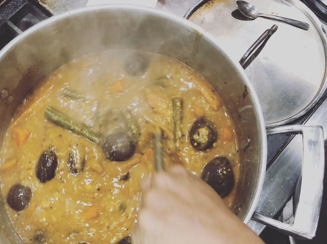 KylaShellan's tweet image. Nowhere Kitchen: A cooking class series that highlights chefs of colour in Edmonton while creating a space for intentional conversations around food justice. #nowherekitchen #yeg #foodjustice