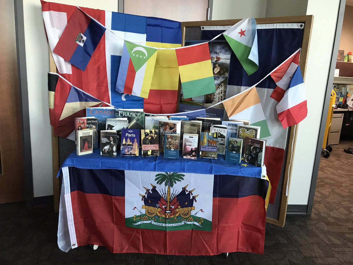 AnkenyShf's tweet photo. Grateful to our wonderful Media Center crew for creating this lovely display for us for #NationalFrenchWeek19 @Ankeny_Hawks https://t.co/2XYjFWizF9