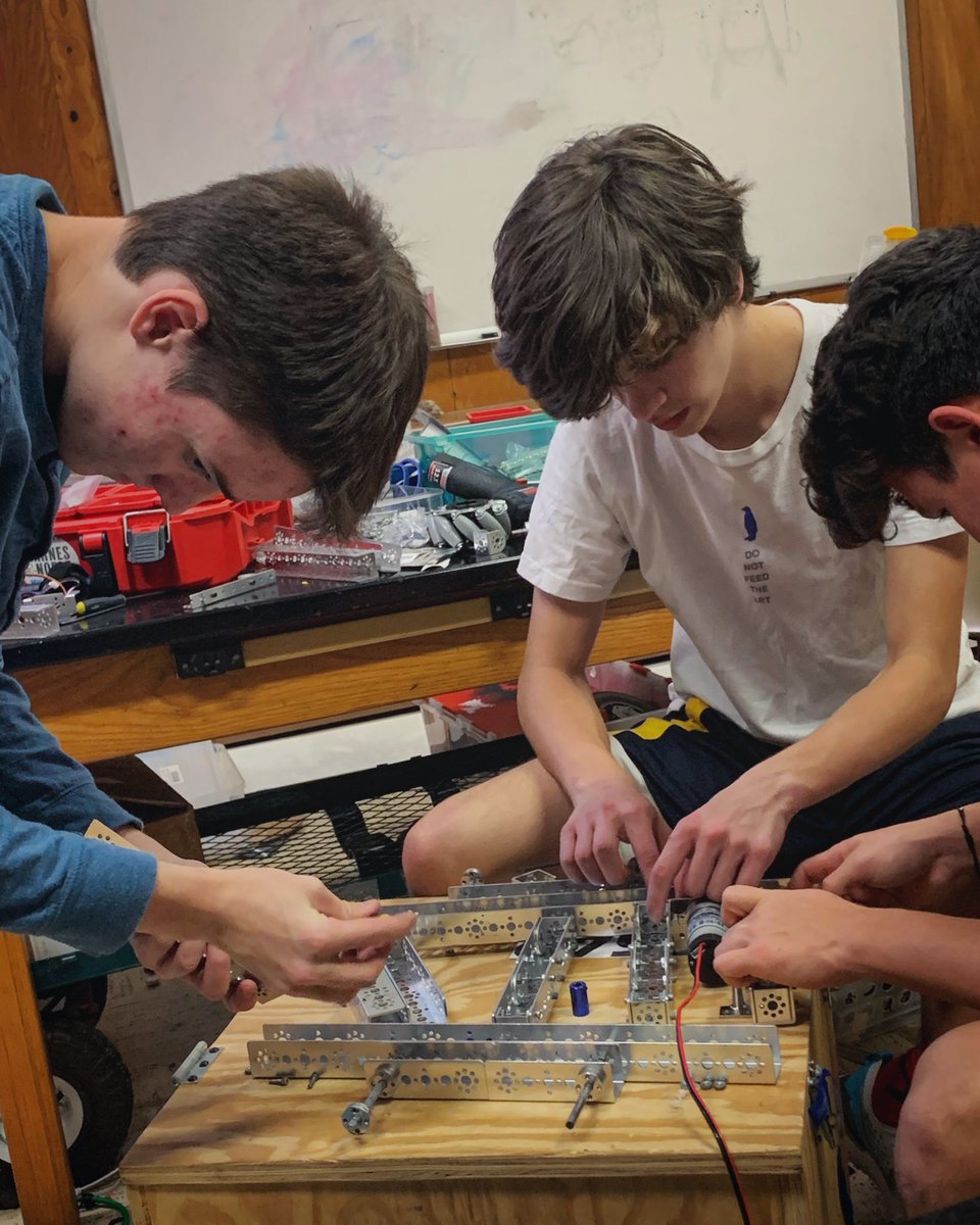 ASRobotix's tweet image. Starting from the ground up! #5549 #blueshift #robotics #skystone #goblues