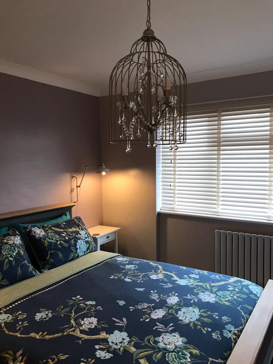 home_improvers's tweet photo. Complete bedroom update!!! #sanding #painting #wall-stripping #flooring #blinds #light-fitting #skirtingboards #arcatrave #windowboard #doors https://t.co/hdXW3exGIW