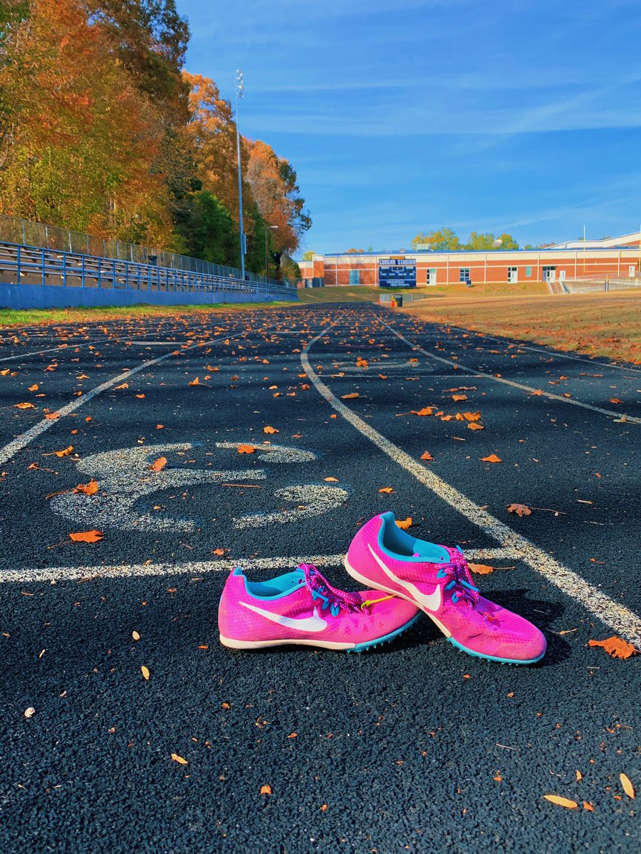 adejarnette11's tweet photo. Rehab✅....SPRINT season, FAVORITE season!! Let preseason begin, grind time!!#ACHStrack #polevault https://t.co/NAdupbZSHi