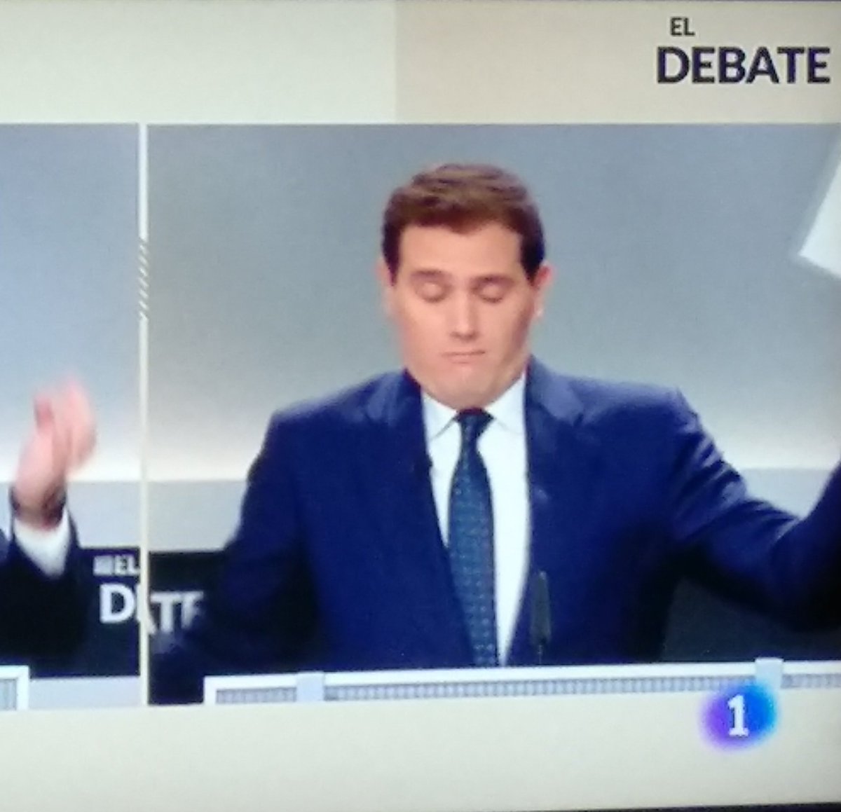 evolve2603's tweet photo. Ahora que Rivera ha dimitido veo necesario enseñar esta foto que hice de él en el debate #RiveraDimision https://t.co/OK5hg2uobm