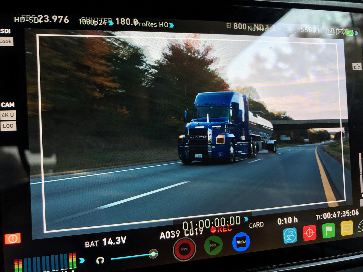 hellbenthagen's tweet photo. Looking blue and bold! #Rolling #Mackonomics #HangOnToYourAssFred https://t.co/LVf4DFphVQ