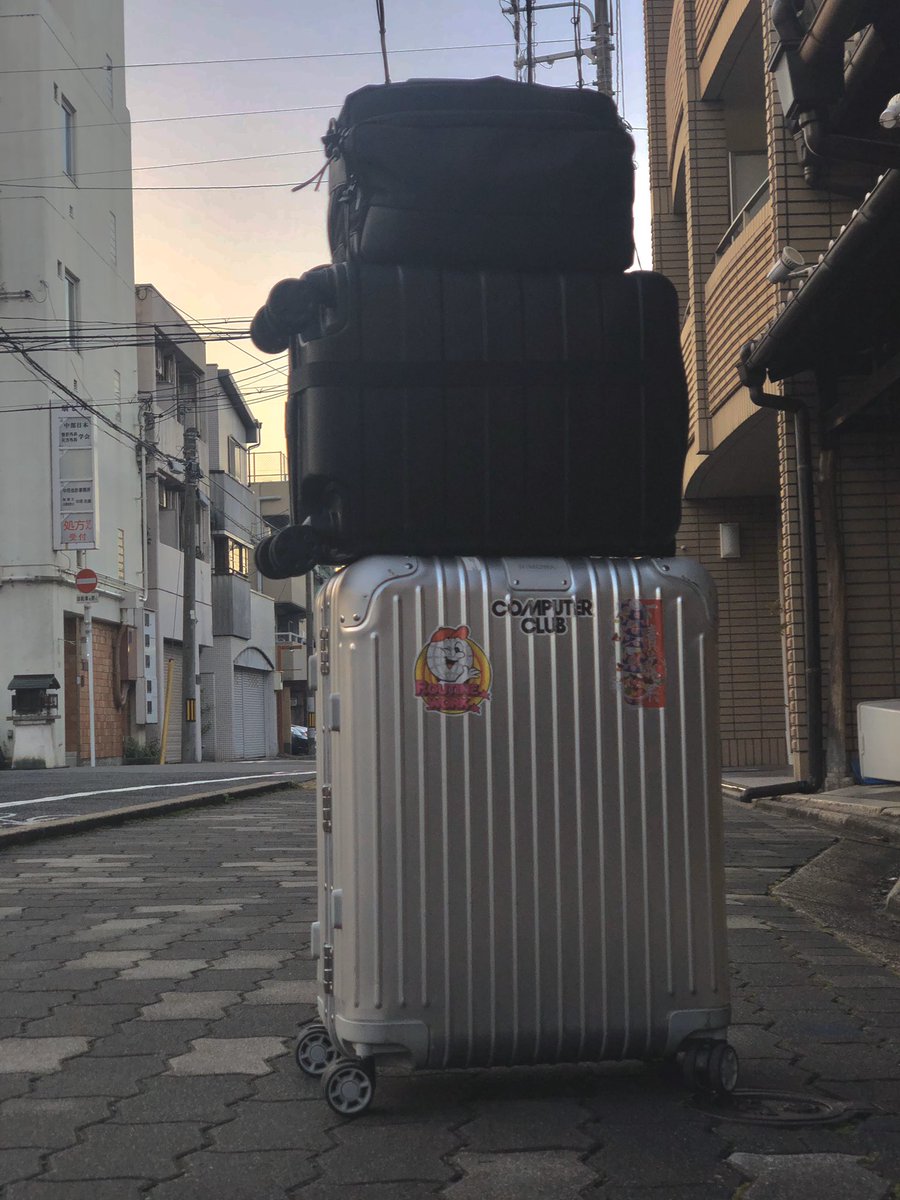 takumanakata's tweet image. Best morning to fly out for india.
Looking forward to beeing there!! 

#Bangalor #designupconf #adobe #creativeResifency