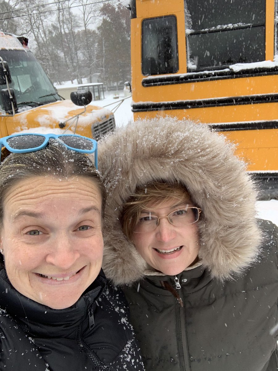 WeAreTheWeckies's tweet image. Bus Duty on this beautiful snowy Michigan Monday with my pal @LablancC !! 🍀💚🥶❄️⛄️ @WalledLkSchools @DublinWL #wleced