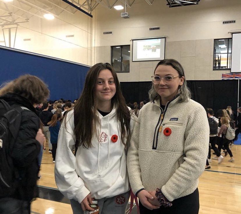 Lest we forget / N'oublions jamais 🇨🇦 

The Pacific Pride &amp; Rugby Canada Development Academy took part in Remembrance Day activities to pay their respects. Thank you to all who have served our country. 🏉🍁 #RugbyCA