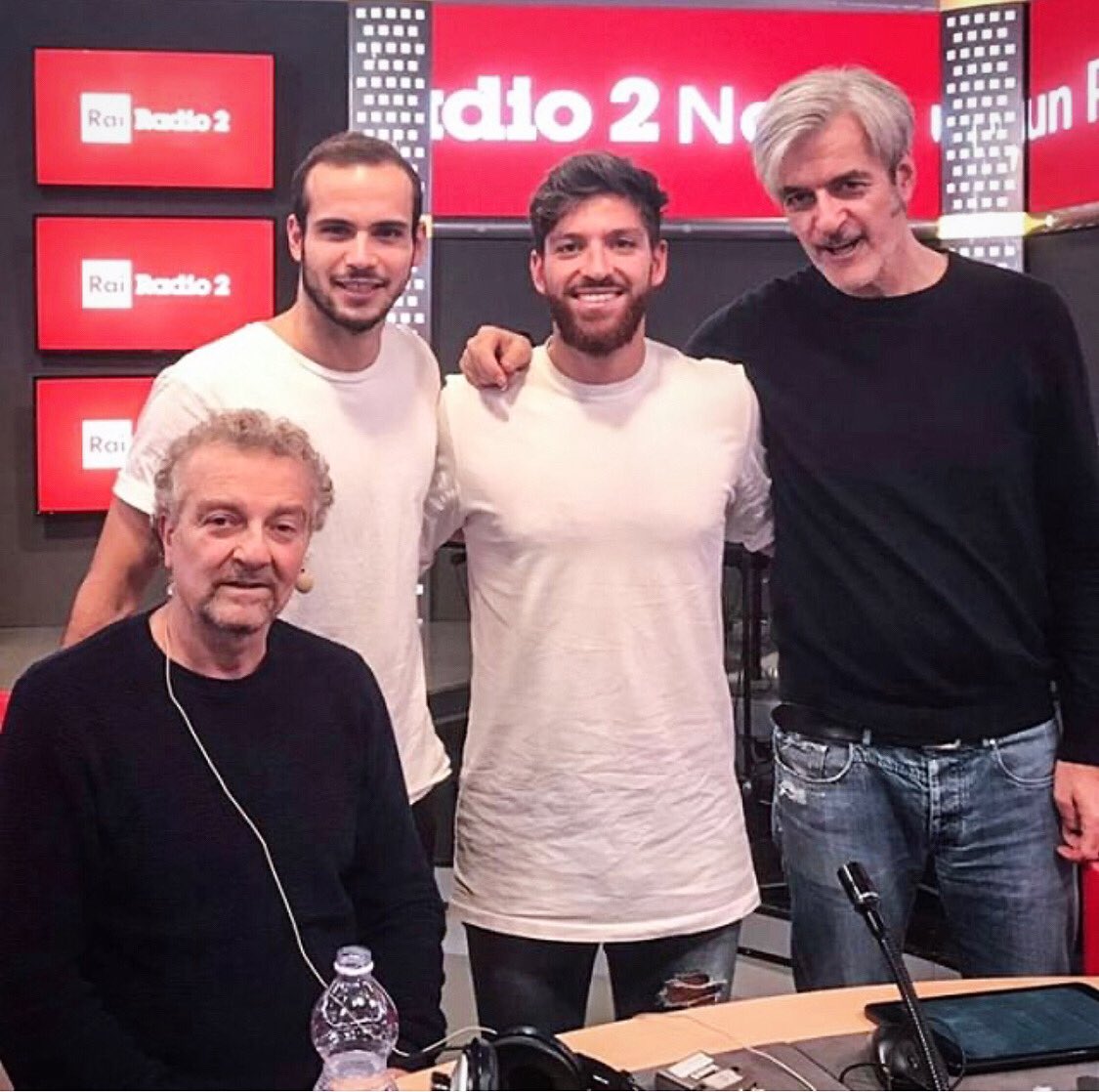 Gran bella mattinata, ospite di <a href="/rairadio2/">Rai Radio2</a>
Un’esperienza davvero divertente,alla prossima!📻💪🏼
•
•
#radio #radio2 #rairadio2 #nonèunpaesepergiovani #onair