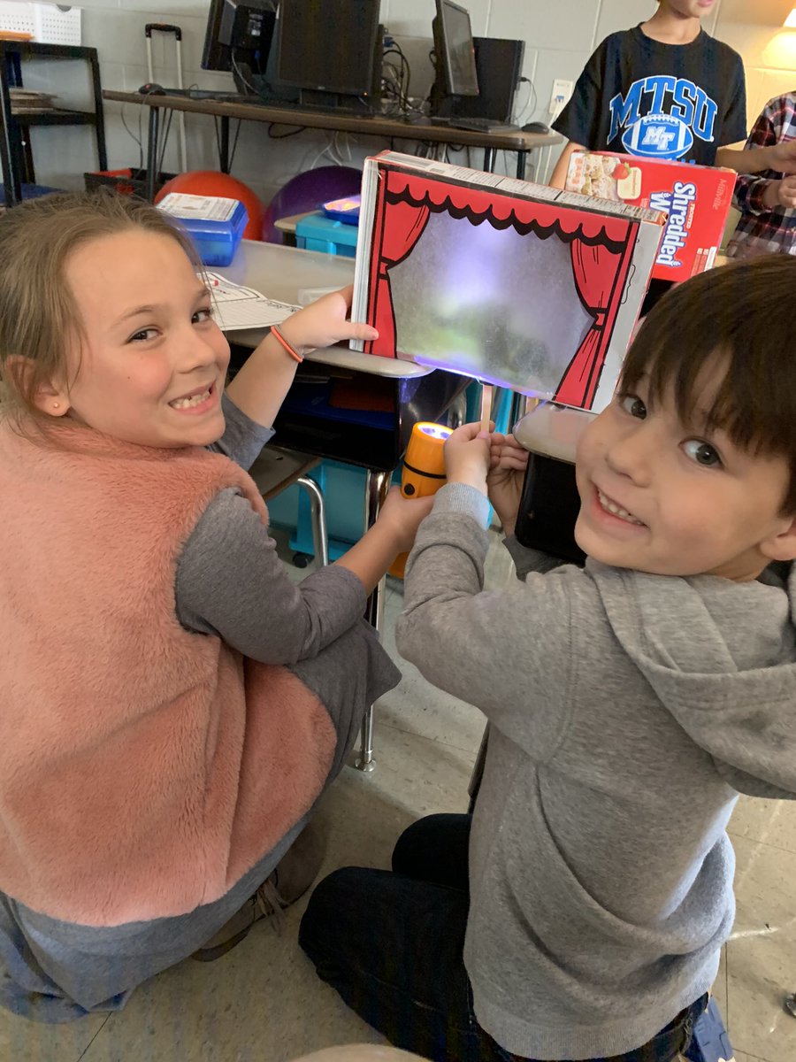 MartinsFirsties's tweet photo. Observing how light travels through translucent material by creating a shadow puppet theater! @WeAreBarfield https://t.co/L4BdafL3XH
