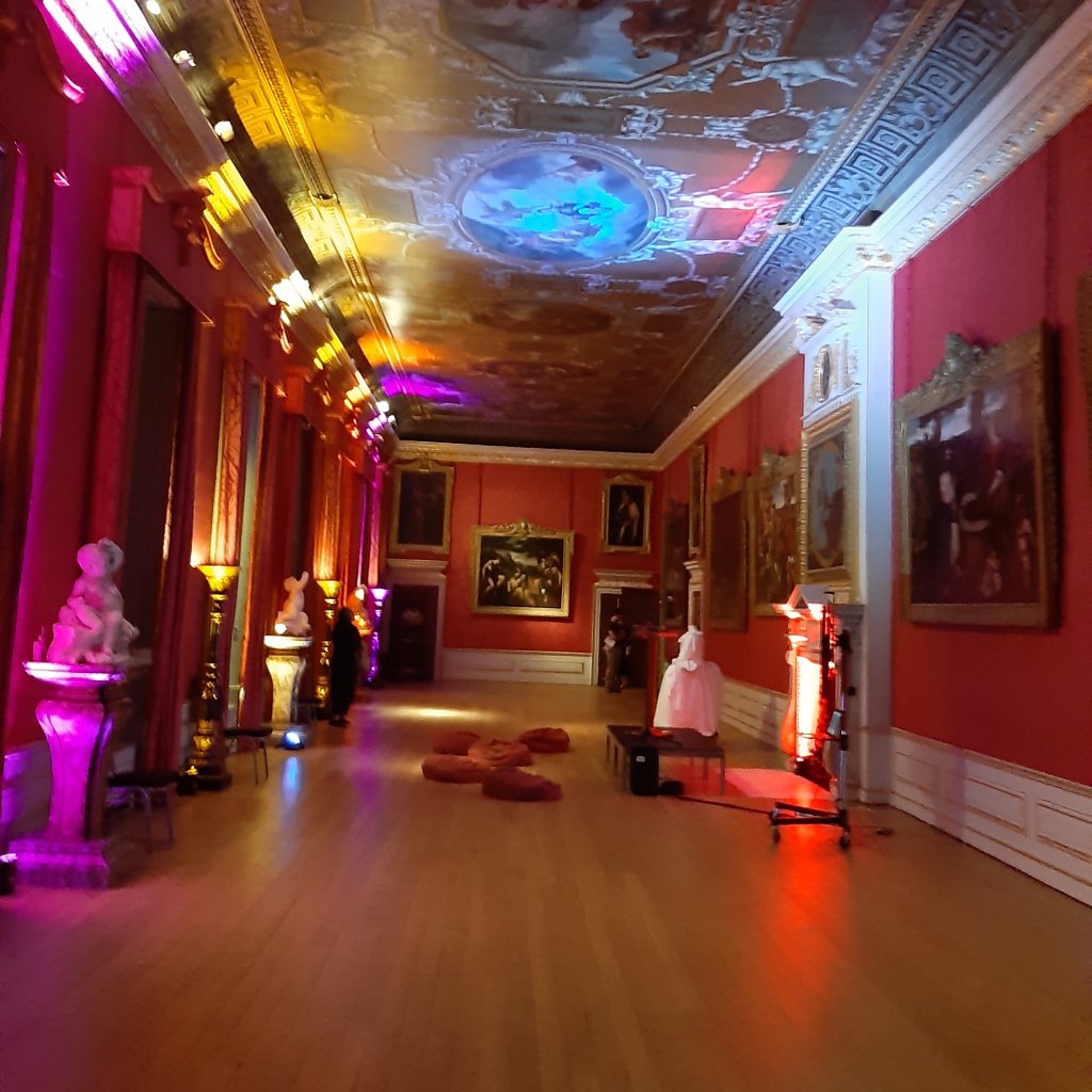 From intimate cocktail bars to grand palaces - I can find the perfect venue for your event. Get in touch to get the ball rolling! #venuefinding #eventmanager #eventproducer #venues #venuehunting #palaces #kensingtonpalace #palacephotos #venuehire #eventprofsuk #freelancerlife
