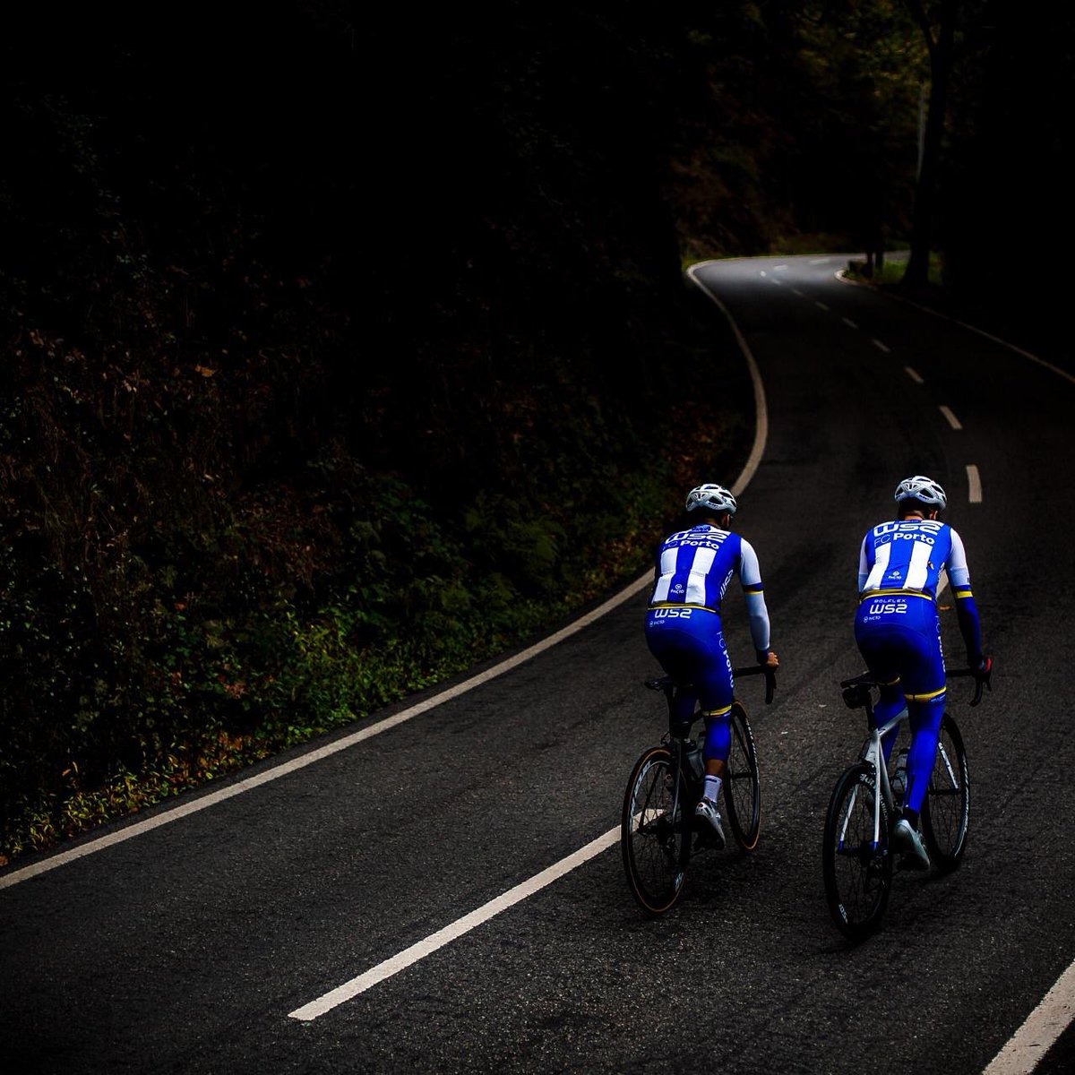 RuiVinhas86's tweet image. As primeiras pedaladas de preparação para o próximo ano que se avizinha

#w52fcporto #swiftcarbon #oakley #surfcloud #hdsport #prozis #prozisathlete #exceedyourself #rope #customfeet